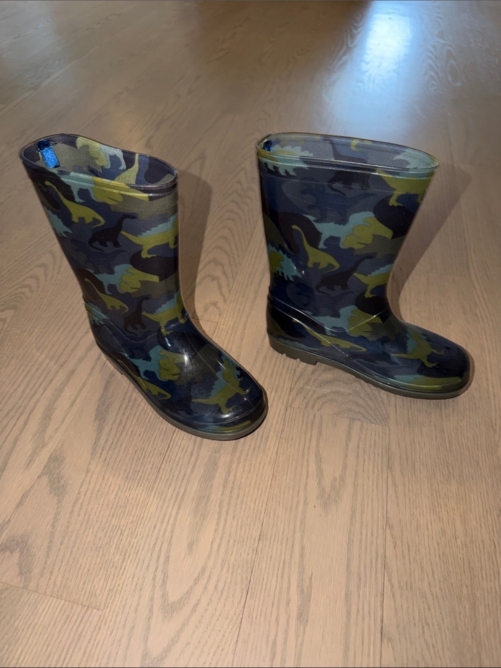 Kids Dinosaur Camo Rain Boots in Green & Navy